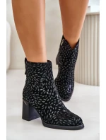 Zamszowe Botki Na Słupku Z Ozdobnym Tłoczeniem D&A CR42-192 Czarne