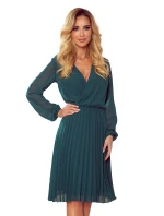 ISABELLE - Plisované dámske šaty v fľaškovo zelenej farbe s dekoltom a dlhými rukávmi 313-1