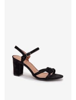Sandále na podpätku model 215644 Vykročte štýlovo