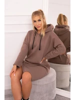 Šaty s kapucňou a bočným rázporkom mocca