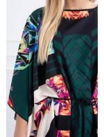 Netopierie šaty s viazaním v páse zelenej