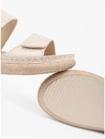 Dámske módne sandále Jasnobeżowy na plochom podpätku Dámske módne sandále Jasnobeżowy na plochom podpätku