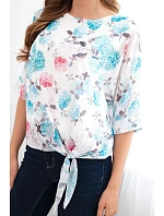 Dámska blúzka s kvetinovým vzorom a viazaním v spodnej časti mätovej farby Dámska blúzka s kvetinovým vzorom a viazaním v spodnej časti mätovej farby