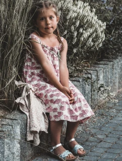 Sandałki Dziecięce Zapinane Na Rzep Z Przeplatającymi Się Paseczkami Niebieskie Dianttha