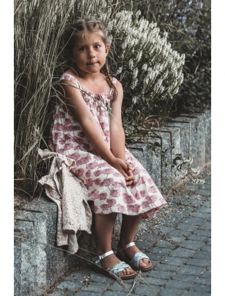 Sandałki Dziecięce Zapinane Na Rzep Z Przeplatającymi Się Paseczkami Niebieskie Dianttha