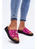 Zamszowe Klapki Damskie Z Przypinkami Vinceza 66741 Fuksja