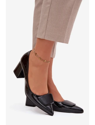 Lakované lodičky na podpatku s ozdobou Černé Isoline