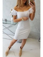 Pruhované šaty s volánikmi bielej