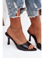 Lakované dámské pantofle na podpatku černé Lirissa