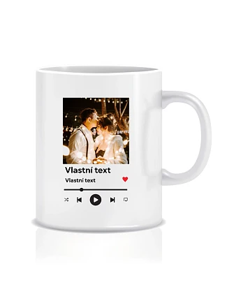 Personalizovaný klasický biely keramický hrnček s objemom 300 ml s motívom prehrávača