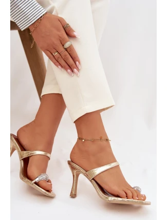 Dámské lodičky na podpatku s ozdobným detailem Zlaté Lorissa