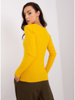 Tmavo žltý opásaný klasický dámsky sveter