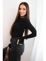 Dámska hodvábna blúzka s bočným naberaním čiernej farby