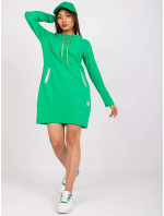 Zelené šaty so svätožiaru vrecká