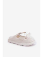 Futrzane Kapcie Z Kokardką I Przypinkami Białe Annalira