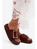 Dámske papuče so zlatou prackou na platforme z umelého semišu Chocolate Coralora Dámske papuče so zlatou prackou na platforme z umelého semišu Chocolate Coralora