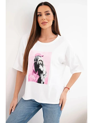 Dámska bavlnená blúzka oversize s krátkymi rukávmi a módnou potlačou biela Dámska bavlnená blúzka oversize s krátkymi rukávmi a módnou potlačou biela