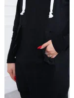 Šaty s ozdobnými volánikmi a kapucňou čiernej farby