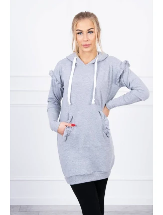 Šaty s ozdobnými volánikmi a kapucňou šedej farby