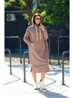 Dlhé šaty s kapucňou 9623 Tmavo béžová - K-Fashion Dlhé šaty s kapucňou 9623 Tmavo béžová - K-Fashion