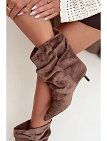 Členkové topánky typu Slouchy na podpätku, farba khaki, značka Farren Členkové topánky typu Slouchy na podpätku, farba khaki, značka Farren