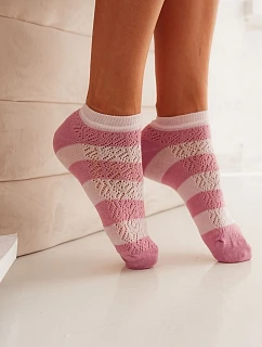 Dámske pruhované ažurové ponožky 1504.003