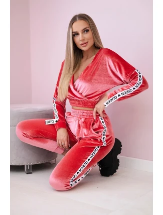 Velúrová súprava s nápisom Queen raspberry