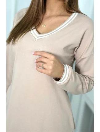 Šaty s vreckami a véčkovým výstrihom béžovej farby