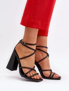 Sandále na podpätku model 193936 Vykročte štýlovo