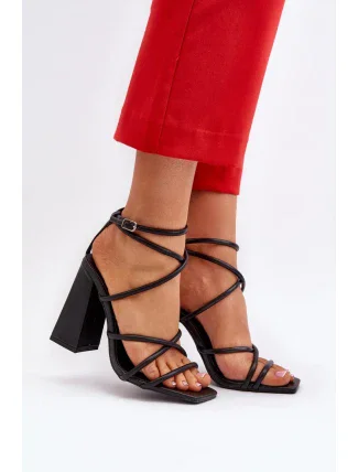 Sandále na podpätku model 193936 Vykročte štýlovo