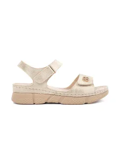 Štýlové dámske sandále na zlatej platforme