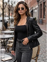 Dámska priliehavá čierna bunda z eko-kože FashionStreet TY5721 Dámska priliehavá čierna bunda z eko-kože FashionStreet TY5721