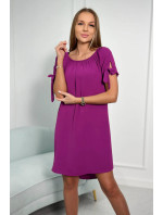 Šaty s viazaním rukávov v tmavo fialovej farbe
