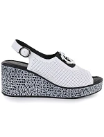 Dámske kožené sandále na platforme biele S.Barski 7014