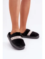Futrzane Kapcie Z Ozdobnym Paskiem Czarne Savalithea