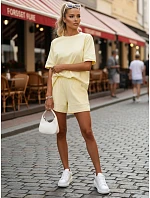 Bavlnená dámska súprava so šortkami Poľský výrobok žltá FashionStreet AY1170 Bavlnená dámska súprava so šortkami Poľský výrobok žltá FashionStreet AY1170