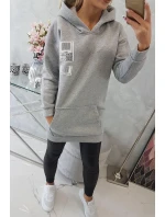 Mikina s kapucňou a nášivkami sivá Mikina s kapucňou a nášivkami sivá