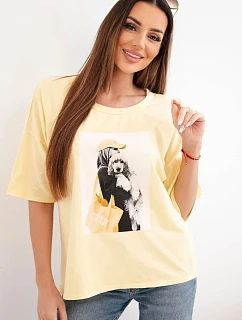 Dámska bavlnená blúzka oversize s krátkymi rukávmi a módnou potlačou žltá