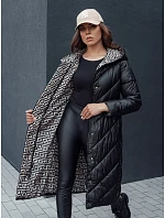 Dámsky prešívaný kabát s kapucňou TY4513 čierny – FashionStreet Dámsky prešívaný kabát s kapucňou TY4513 čierny – FashionStreet