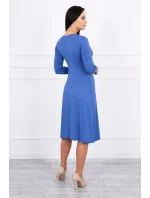 Šaty s výrezom pod prsiami z džínsoviny