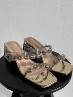 Žabky na podpätku model 225137 Krok vo veľkom štýle