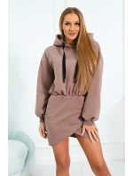 Hrejivé šaty s obálkovým spodným dielom mocca