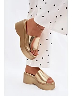 Dámské sandály na platformě zlaté Virelia