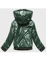 Krátka zelená dámska bunda s kapucňou (B9787-10) Krátka zelená dámska bunda s kapucňou (B9787-10)