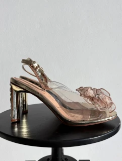 Sandále na podpätku model 225149 Vykročte štýlovo