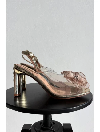 Sandále na podpätku model 225149 Vykročte štýlovo