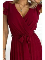 POLINA - Dámske plisované šaty vo vínovej bordovej farbe s výstrihom a volánikmi 374-2