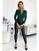 Dámske body vo fľaškovo zelenej farbe s preloženým obálkovým výstrihom 375-3 Dámske body vo fľaškovo zelenej farbe s preloženým obálkovým výstrihom 375-3