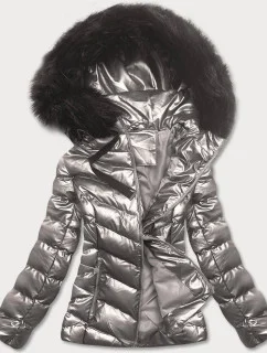 Lesklá dámska zimná bunda s kapucňou v striebornej farbe (5m773-401)