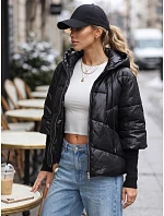 Krátka dámska prešívaná bunda s kapucňou, čierna, FashionStreet TY5797 Krátka dámska prešívaná bunda s kapucňou, čierna, FashionStreet TY5797